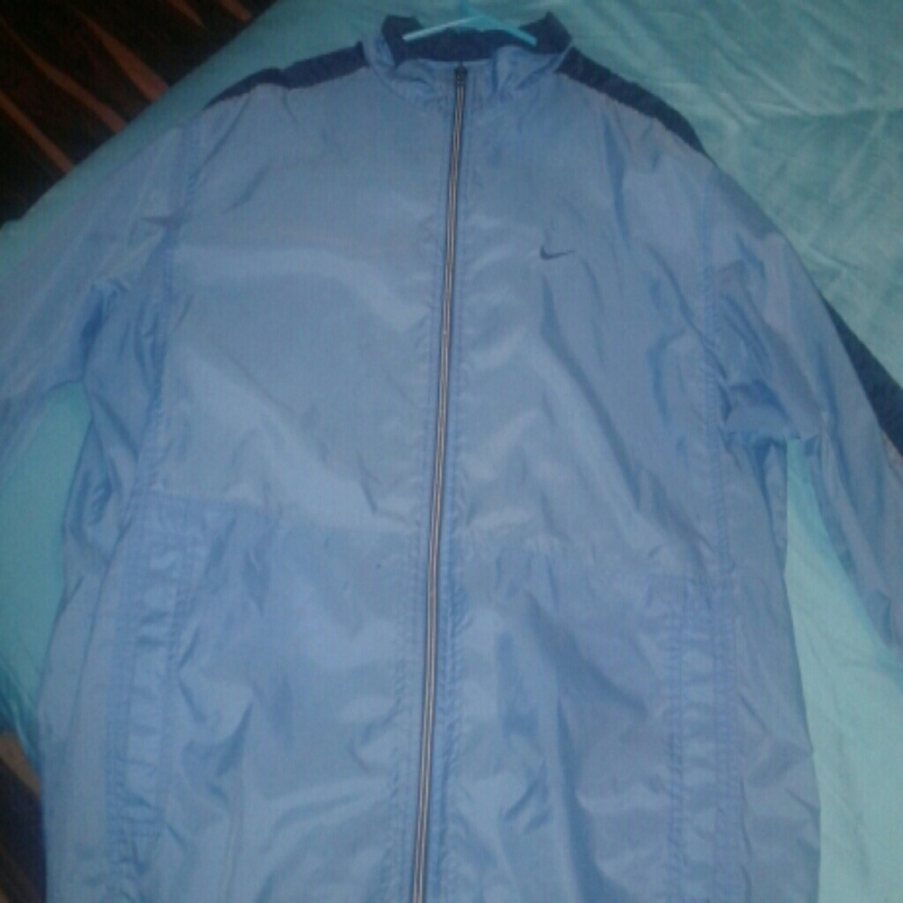 Mens nike windbreaker in good condition.